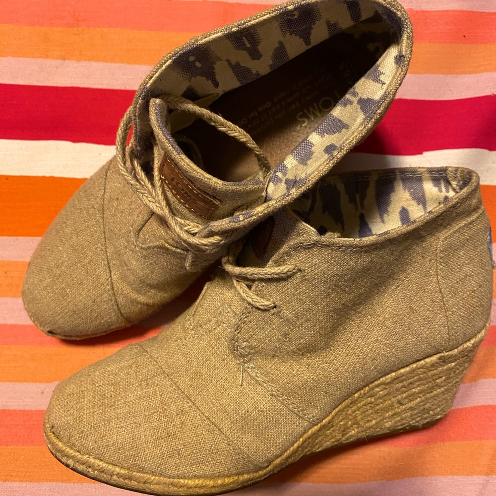 TOMS booties, excellent condition